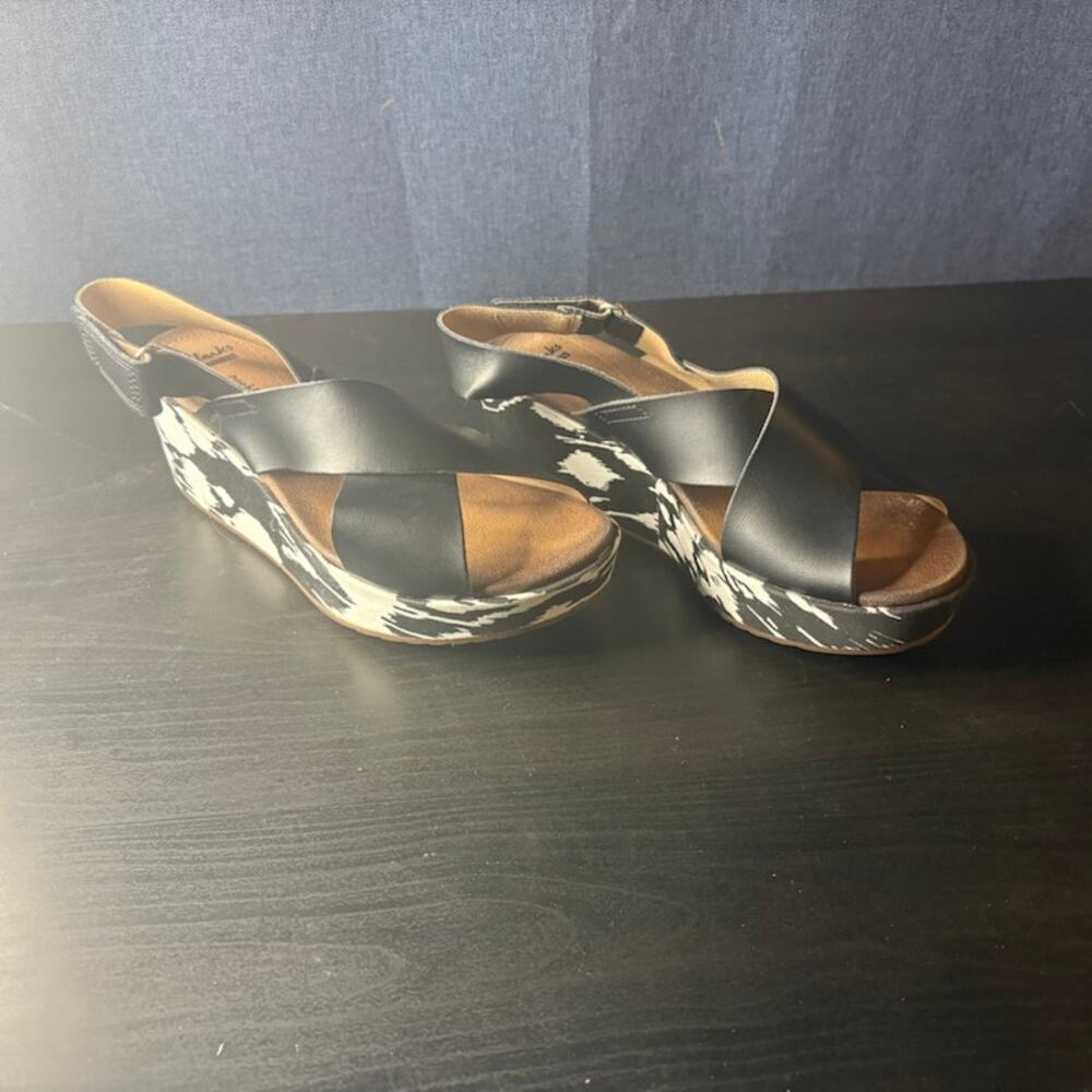 Clarks Collection Soft Cushion Wedge Slingback Sandals Black/White Sz 7W - Picture 7 of 9